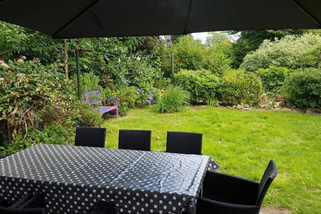 Gemuetliche Haushaelfte Mit Garten Und Terrasse فلنسبورغ المظهر الخارجي الصورة